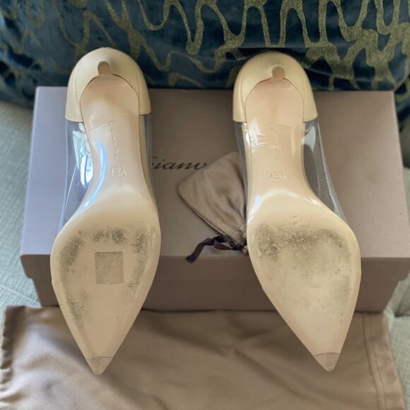 Gianvitto Rossi Plexi 85 Nude Pumps - Picture 3 of 4